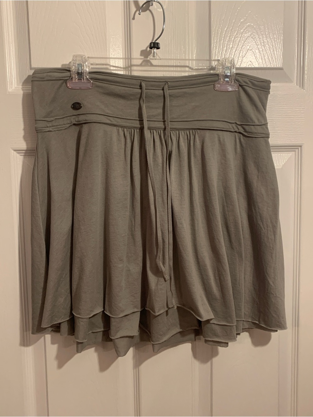 Abercrombie & Fitch Tiered Mini Skirt Gray Taupe NWT Size M